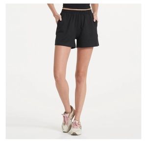 Vuori Boyfriend Shorts NWOT